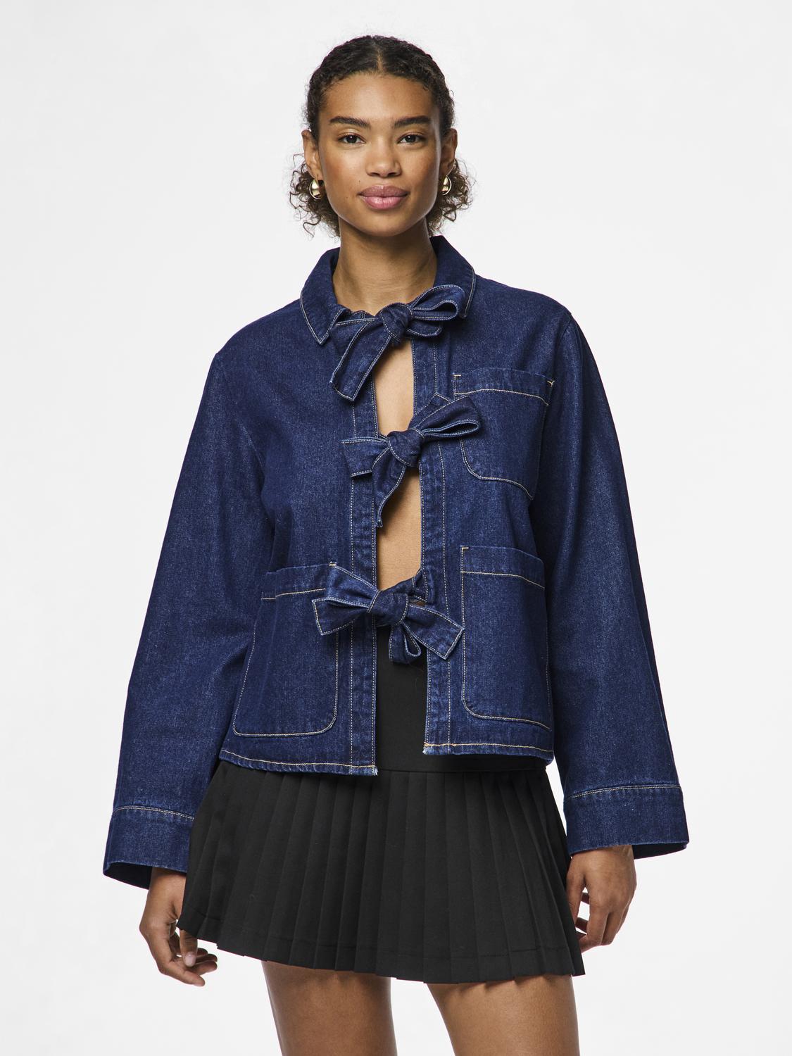 model_shot-front